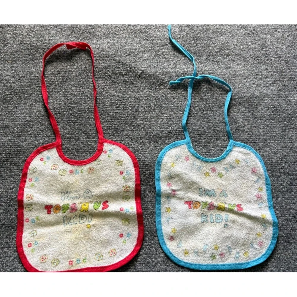 Toys R Us Bib Lot of 2 